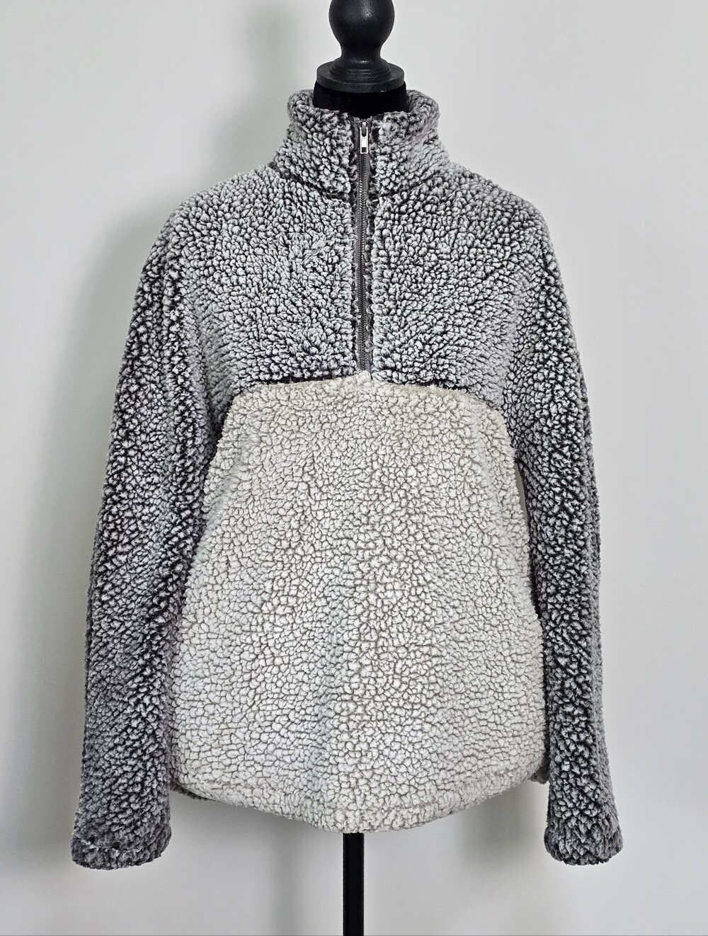 Thread & Supply Two-Tone Sherpa Quarter-Zip Pullover - Gray & Off-White